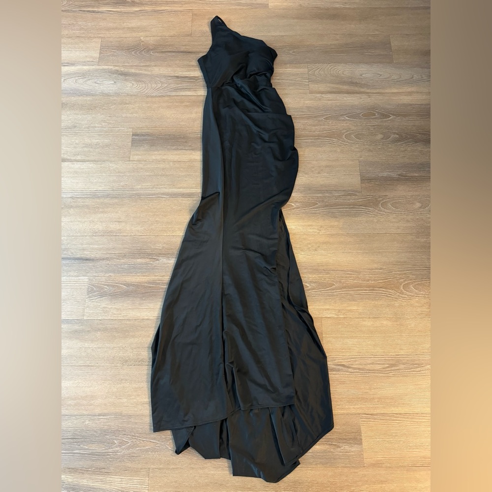 Black one shoulder party it gala dress
